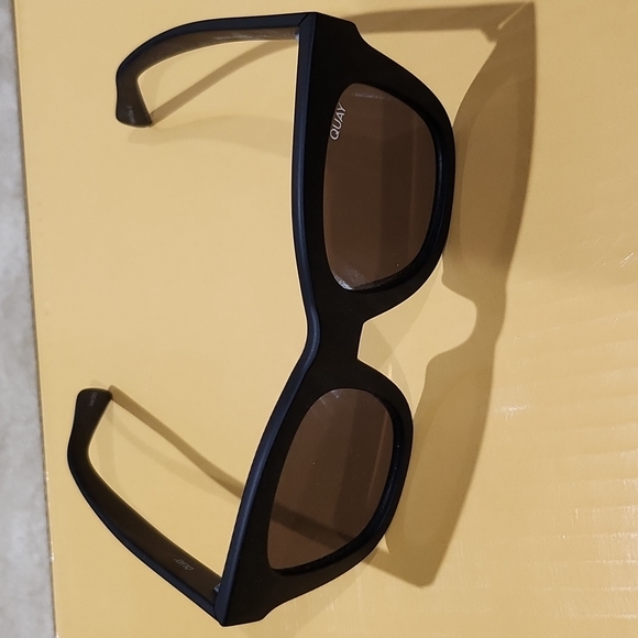 Quay Australia Accessories - Quay sun glasses black after hours 125